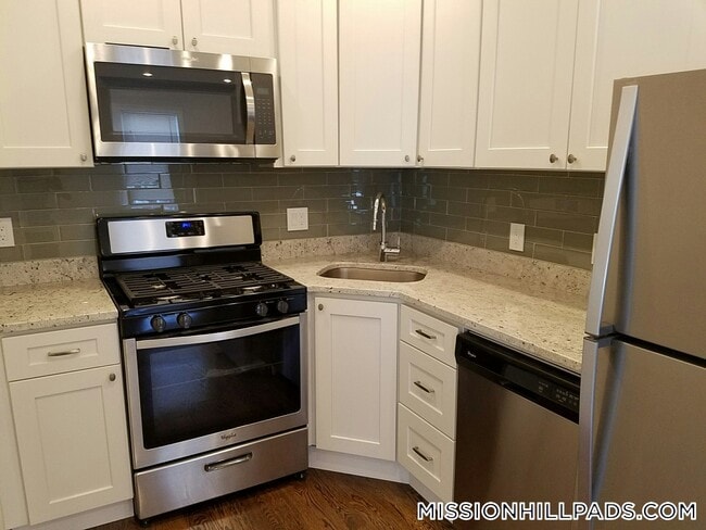 Building Photo - 19 Perrin St