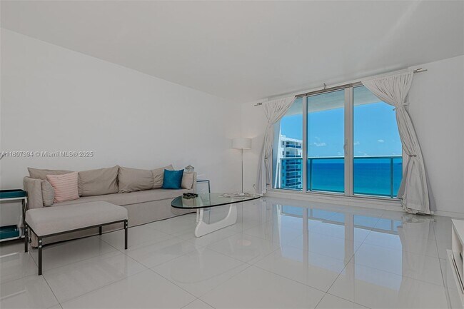 Foto del edificio - 2301 Collins Ave