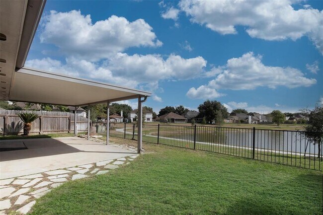 Building Photo - 22814 W Waterlake