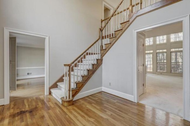 Building Photo - 4 bedroom in Roswell GA 30075