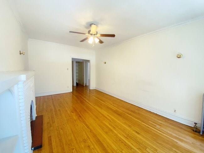 Building Photo - 3025 W Addison St