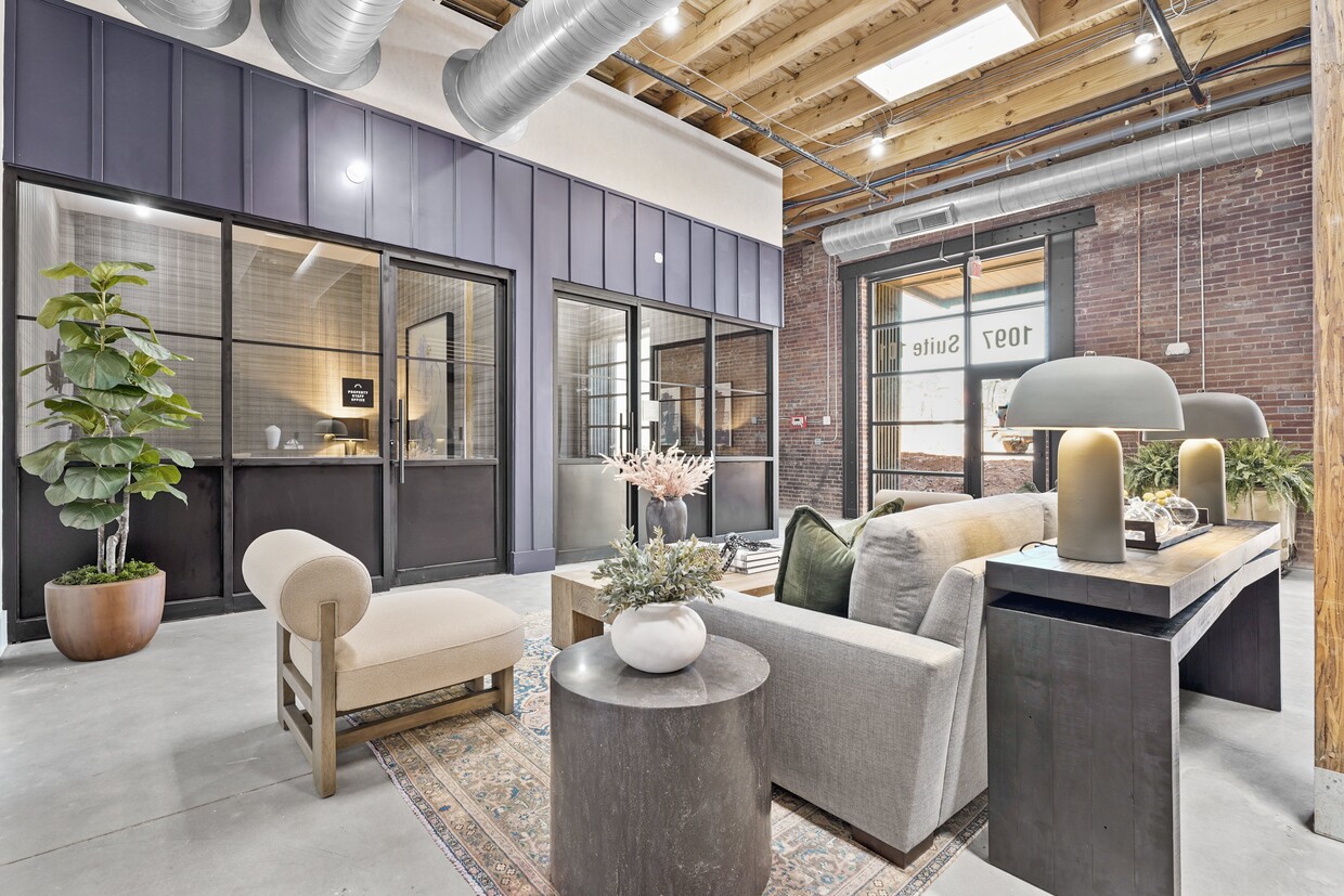 Primary Photo - Boxcar Apartments