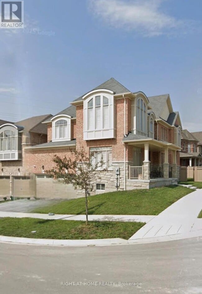 Building Photo - 9 Stott Ave