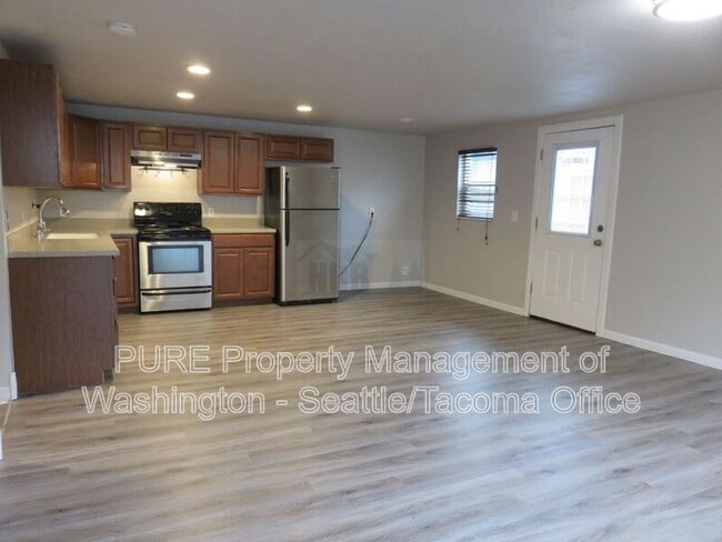 Building Photo - 15301 Portland Ave SW