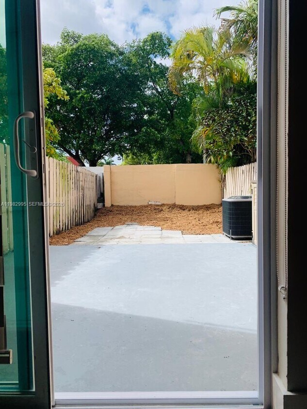 Foto del edificio - 1900 SW 121st Ct