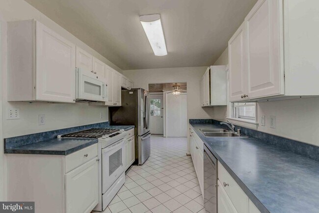 Foto del edificio - 9703 Stoneham Terrace