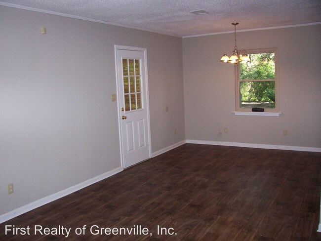 Building Photo - 3 br, 2 bath House - 118 Evans Road
