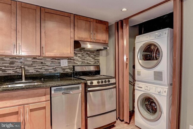 Foto del edificio - 1739 19th St NW