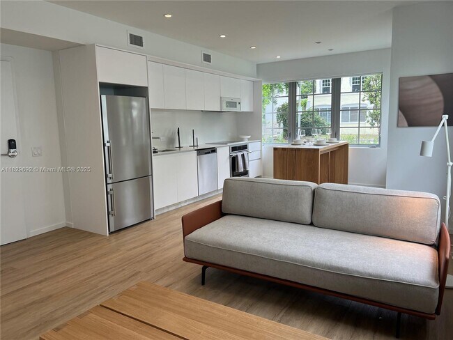 Foto del edificio - 128 NE 46th St
