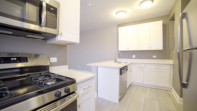 Foto del edificio - 2657 N Springfield Ave