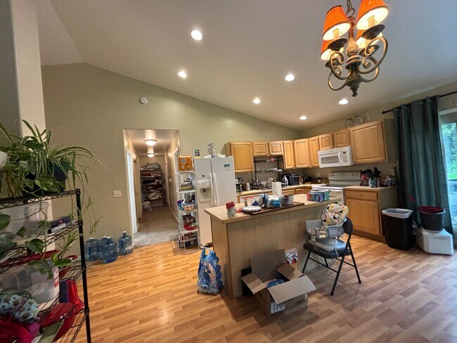 Foto del edificio - Pet friendly 3 bedroom home in North Pole ...