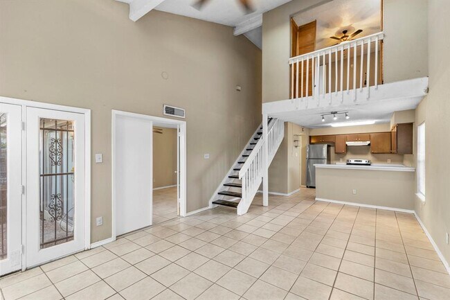 Building Photo - 12102 Bob White Dr