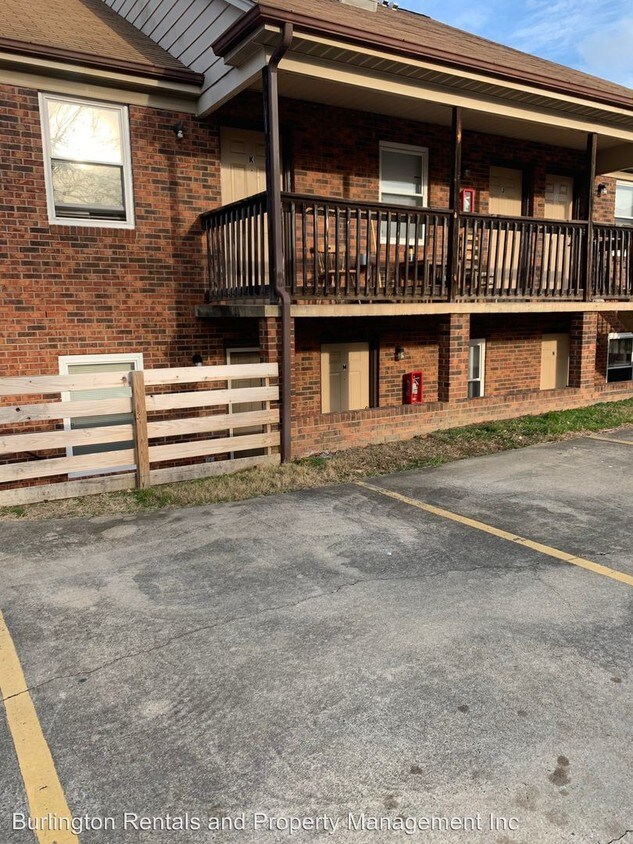 Primary Photo - 900 E Gilbreath St