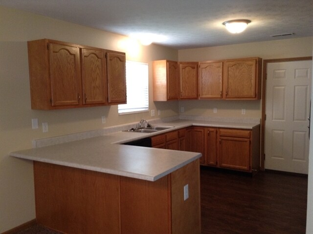 Foto del edificio - 1344 Crescent Ct