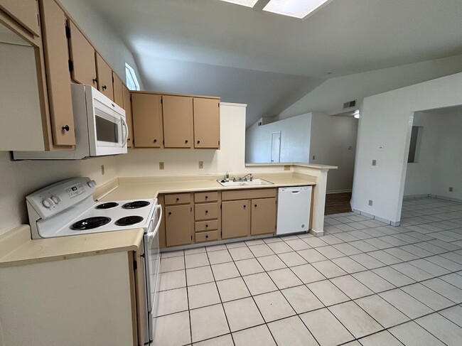 Building Photo - Spacious 3 Bedroom Home for $2250!