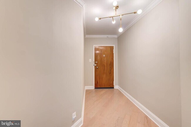 Foto del edificio - 4200 Cathedral Ave NW