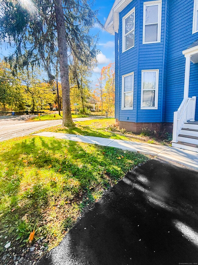 Foto del edificio - 358 Pomeroy Ave