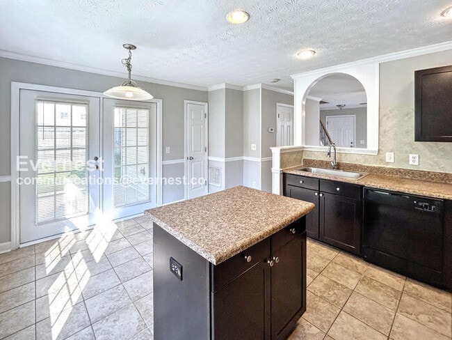 Foto del edificio - 113 Oak Grove Pl