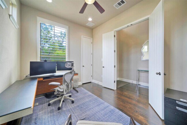 Building Photo - 7208 Cut Plains Trail