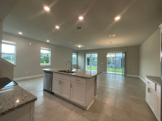 Building Photo - 3 Bedroom, 2 Bath Townhome in Enclave at H...