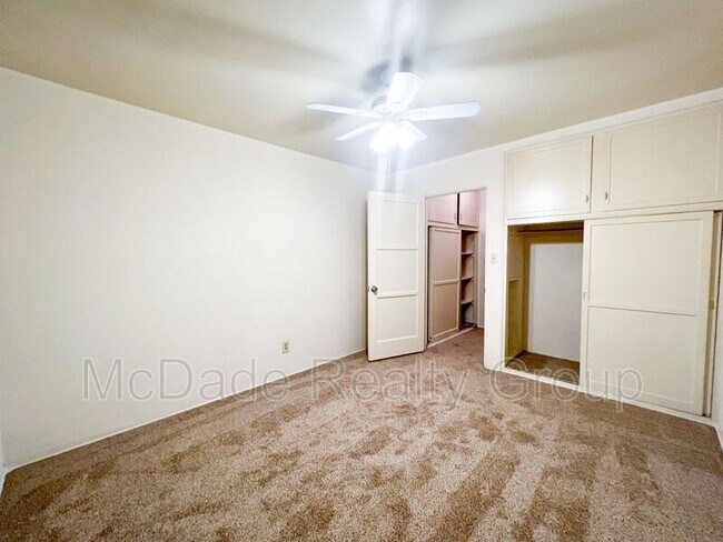 Foto del edificio - 522-526 Pepper Dr