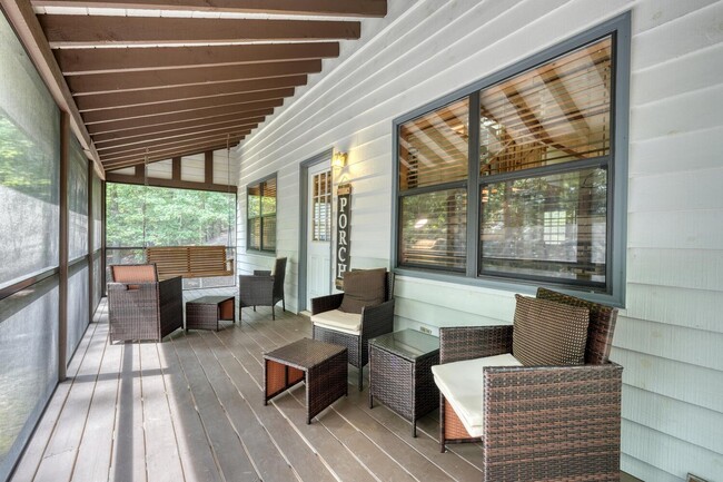 Building Photo - 121 Hawks Nest Ln