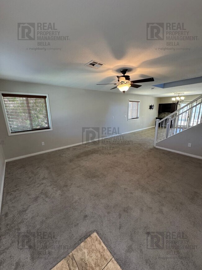 Building Photo - Spacious 4-Bedroom Menifee Home with Downs...