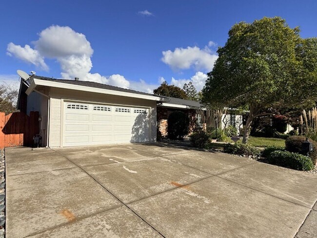 Foto del edificio - NEWLY RENOVATED- 4BD/2BA, Single-Family Home in Twin Creeks Area of San Ramon- Available NOW!
