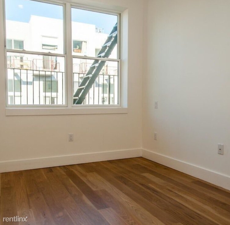 Building Photo - 4 br, 1 bath  - 89 Montrose Ave 4R