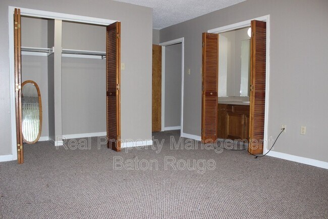 Building Photo - 8052 Bayou Fountain Ave