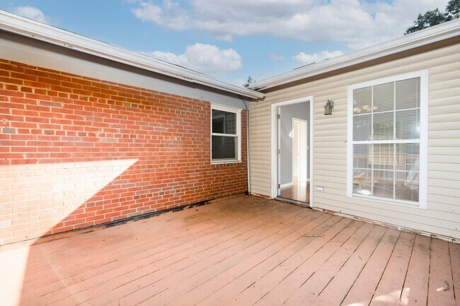 Foto del edificio - Gorgeous 5BR/3FB Bethesda Home - Spacious ...
