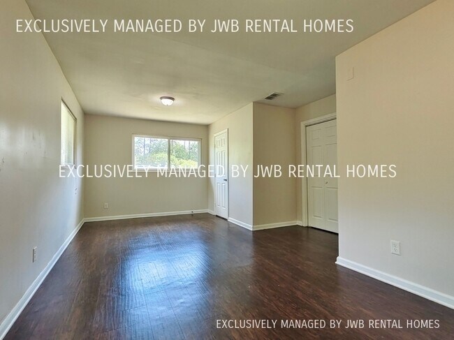 Building Photo - 1064 Le Brun Dr