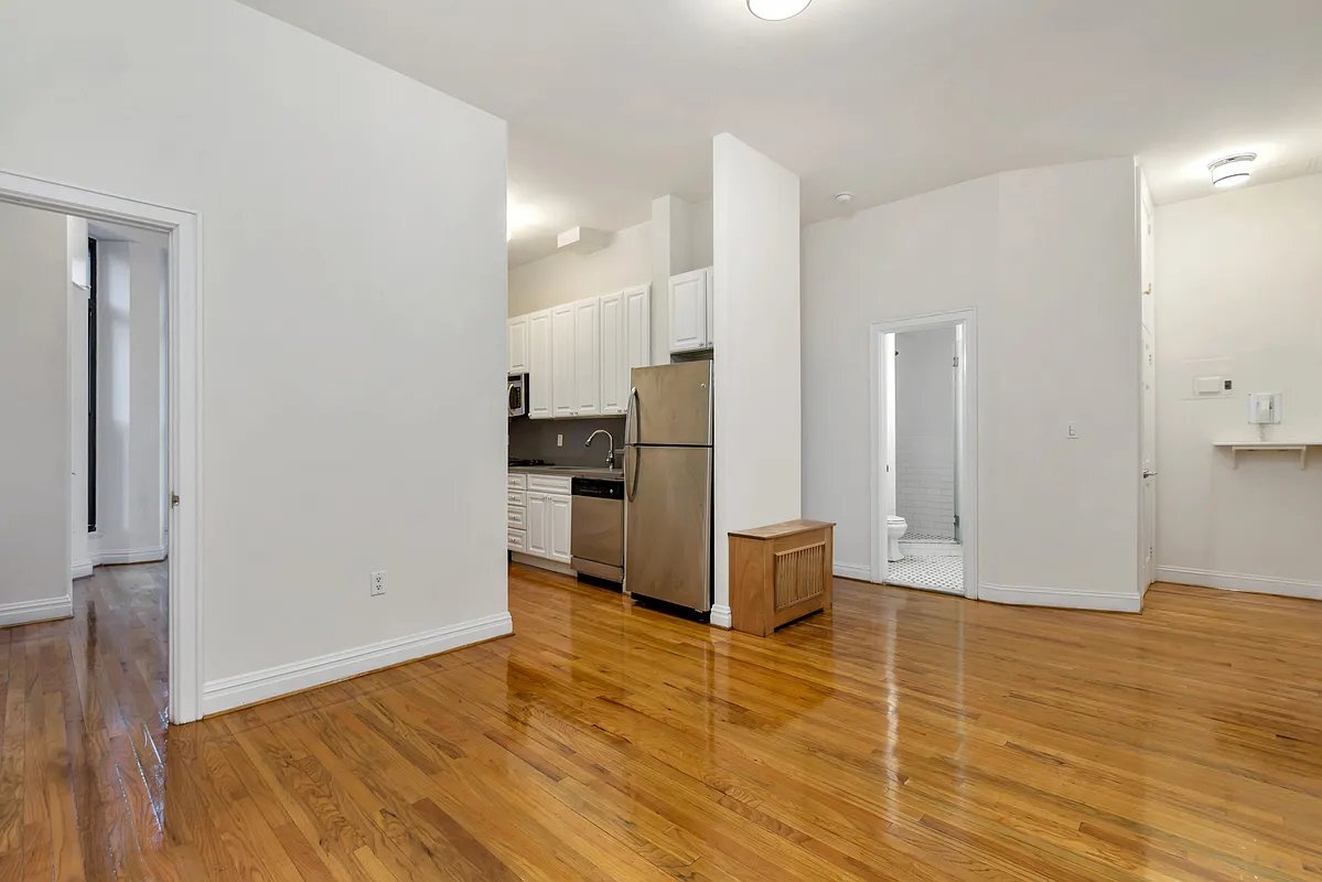 Foto principal - 113 E 29th St