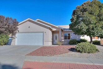 Building Photo - 2012 Tierra Del Oso Pl NW