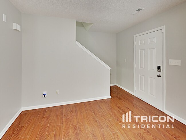 Foto del edificio - 11810 Stewarts Crossing Dr