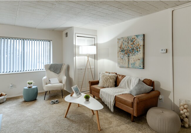 Building Photo - Regal Towers