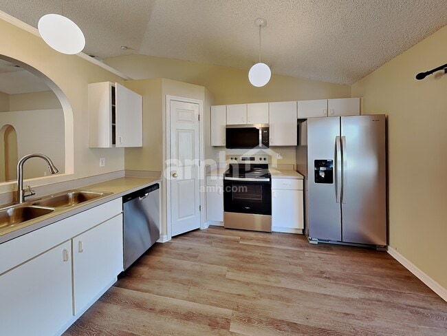 Building Photo - 2724 Maderia Cir