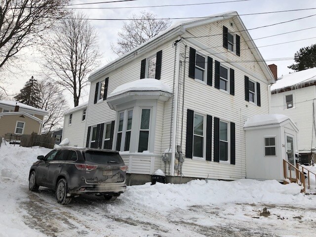 Primary Photo - 34 Oak St
