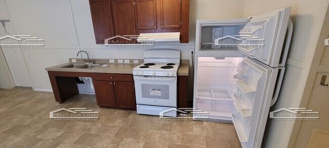 Building Photo - Cozy 2 bed 1 bath home