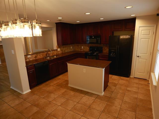 Building Photo - 7004 Dove Tail Dr