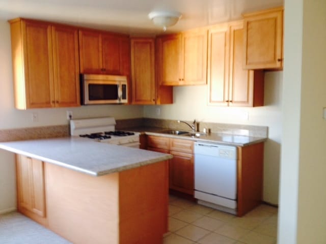 Kitchen - 2115 Mathews Ave