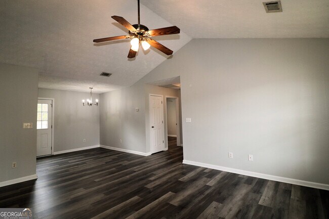 Foto del edificio - 18 Southwind Dr