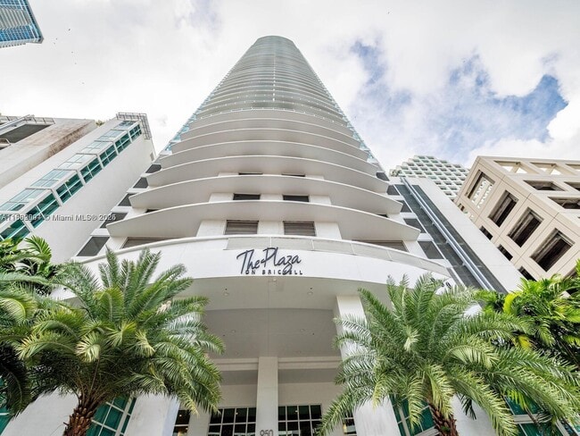 Building Photo - 950 Brickell Bay Dr