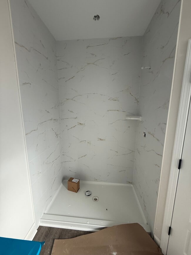 Building Photo - 9715 Flowes Store Rd