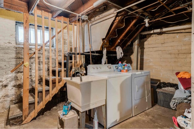 Building Photo - 3345 S 31st Ave