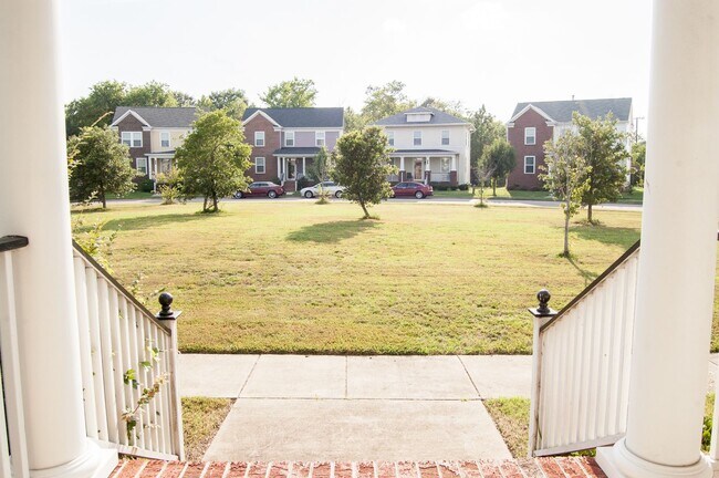 Building Photo - Single Family Home in Portsmouth