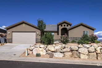 Building Photo - 311 920 N