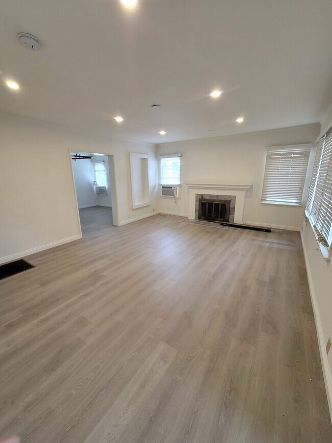 Foto del edificio - 2321 Veteran Ave