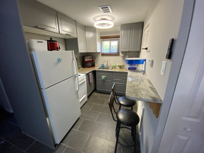 Photo - 803 E James St Apartment