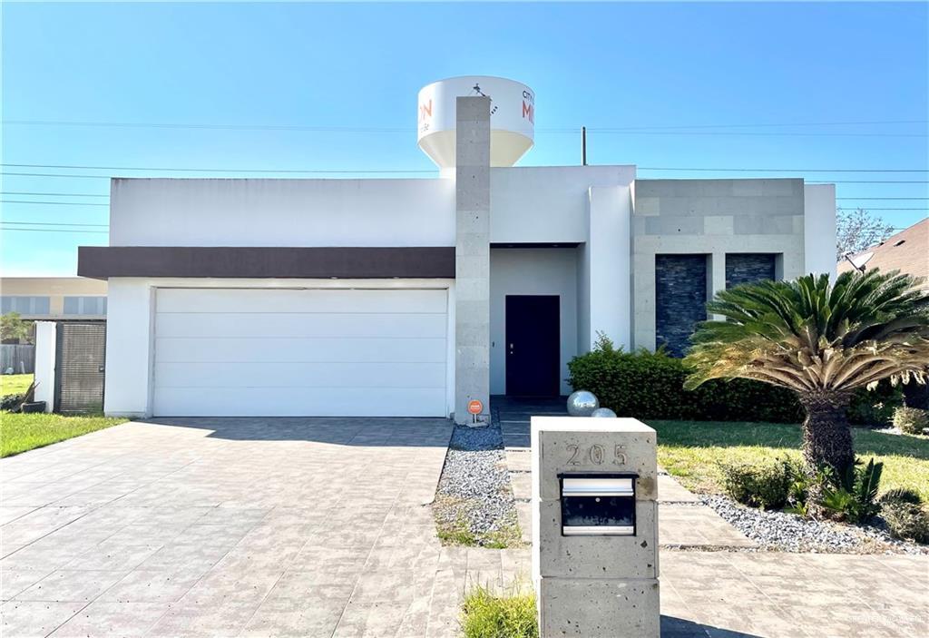 Foto principal - 205 N Mockingbird Ave